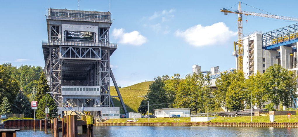 On the left is the old ship lift, which will support the new lift on the right for some time after its opening.